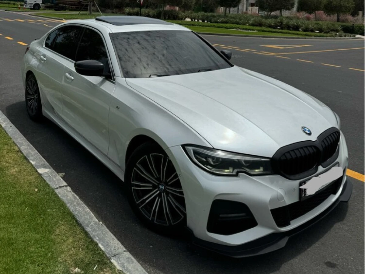 BMW 3-Series 330 i 2019