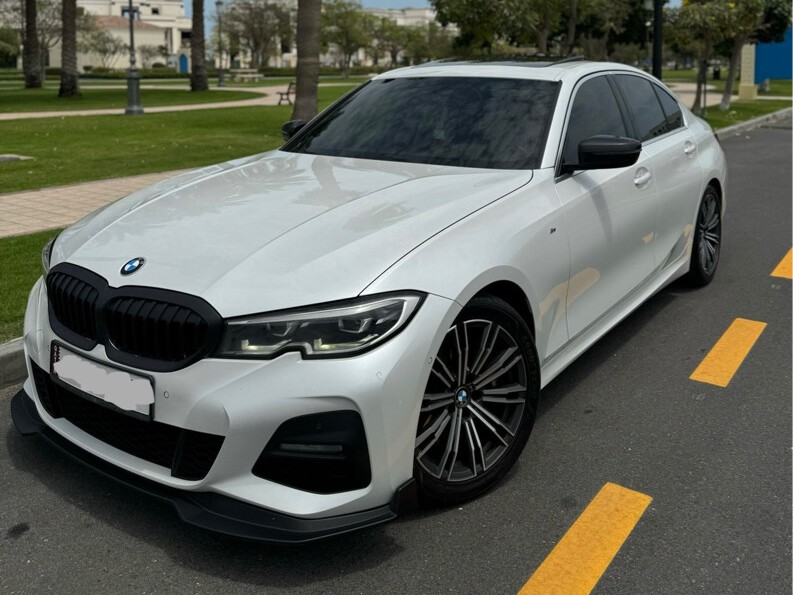 BMW 3-Series 330 i 2019 - Image 2