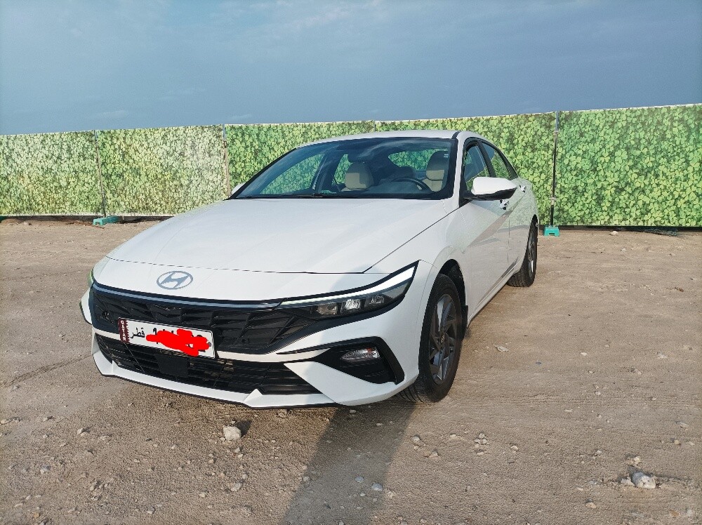 Hyundai Elantra 2025 - Image 2