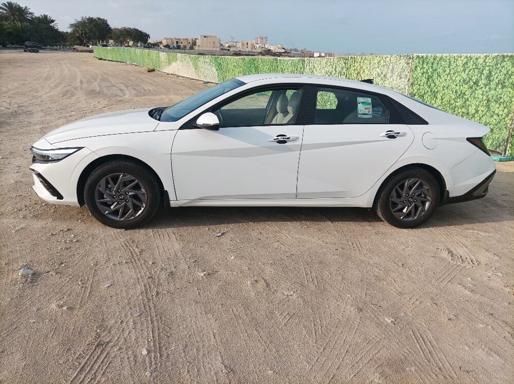 Hyundai Elantra 2025 - Image 3