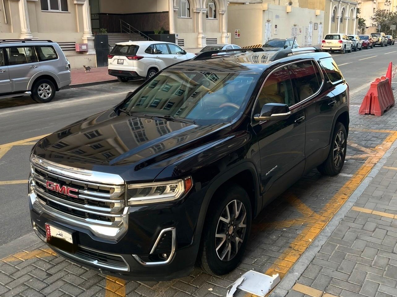 GMC Acadia 2021 - Image 2