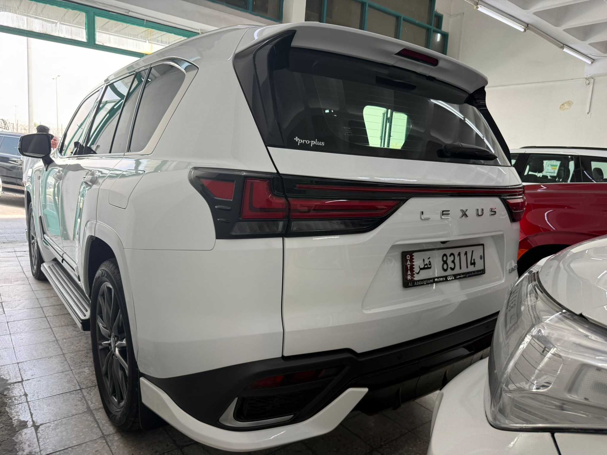 Lexus LX 600  F-Sport 2025 - Image 4