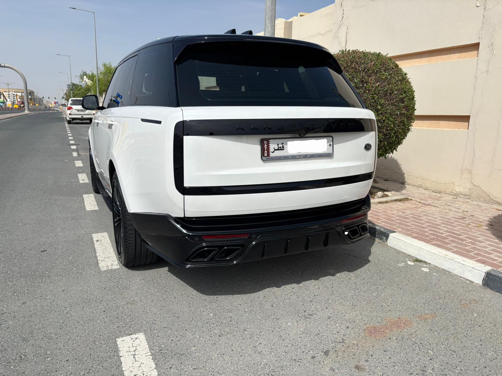Land Rover Range Rover Vogue SE 2023 - Image 2