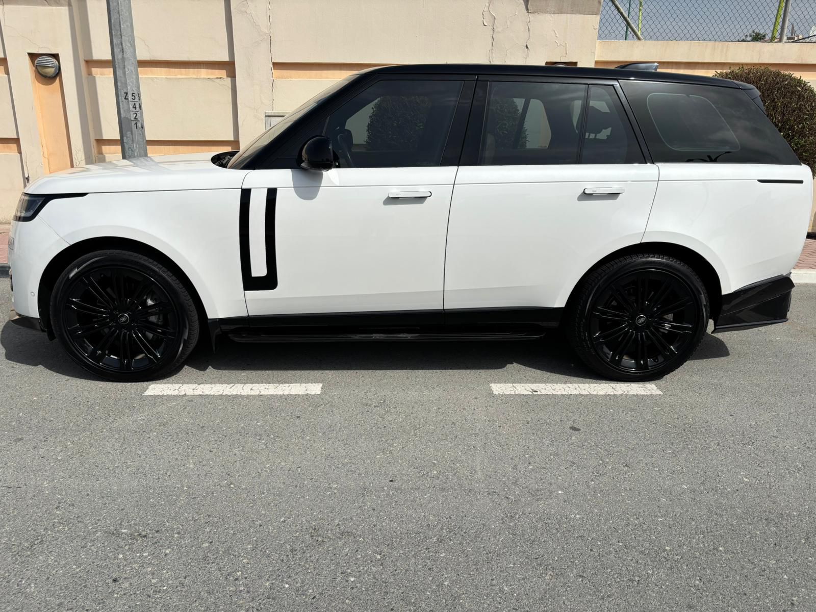 Land Rover Range Rover Vogue SE 2023 - Image 3