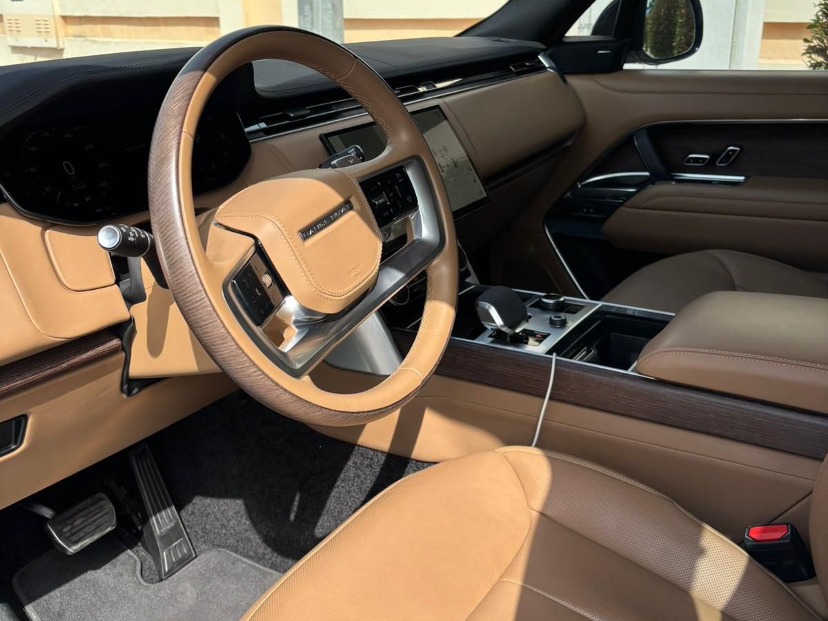 Land Rover Range Rover Vogue SE 2023 - Image 4