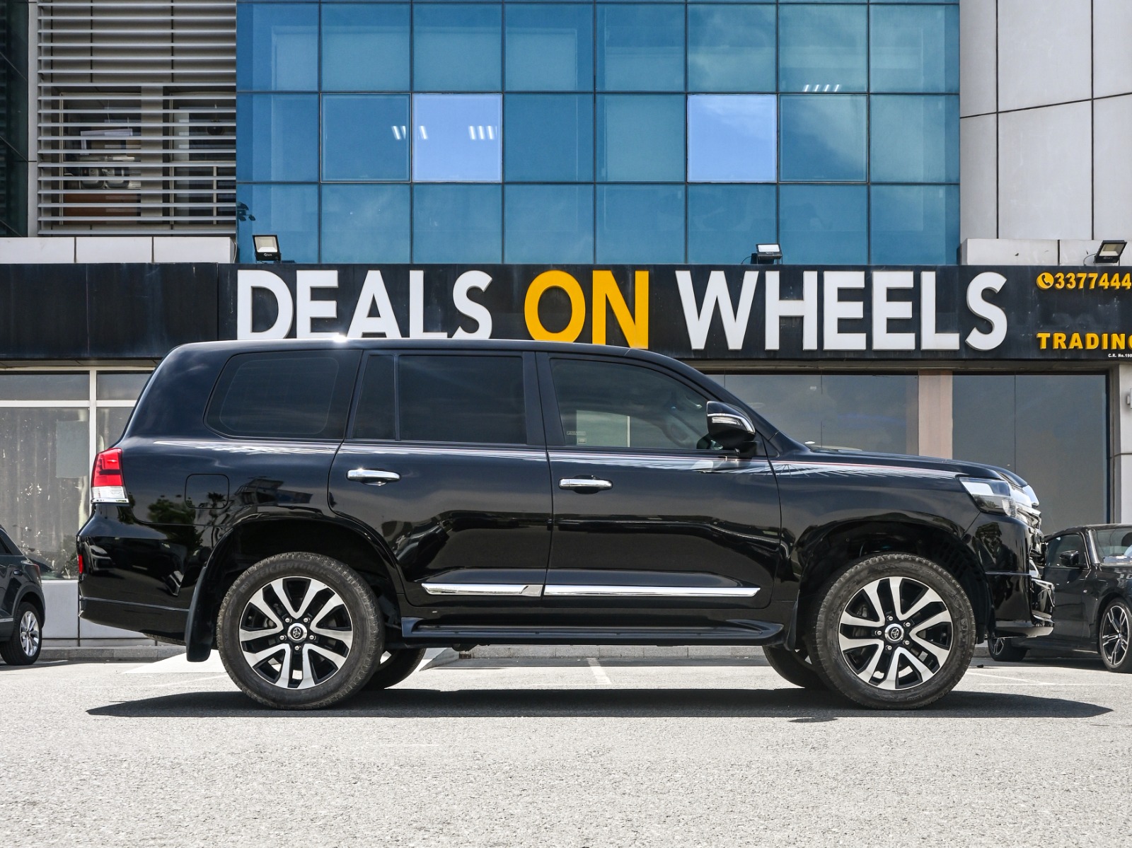 Toyota Land Cruiser GXR Grand Touring 2019 - Image 4