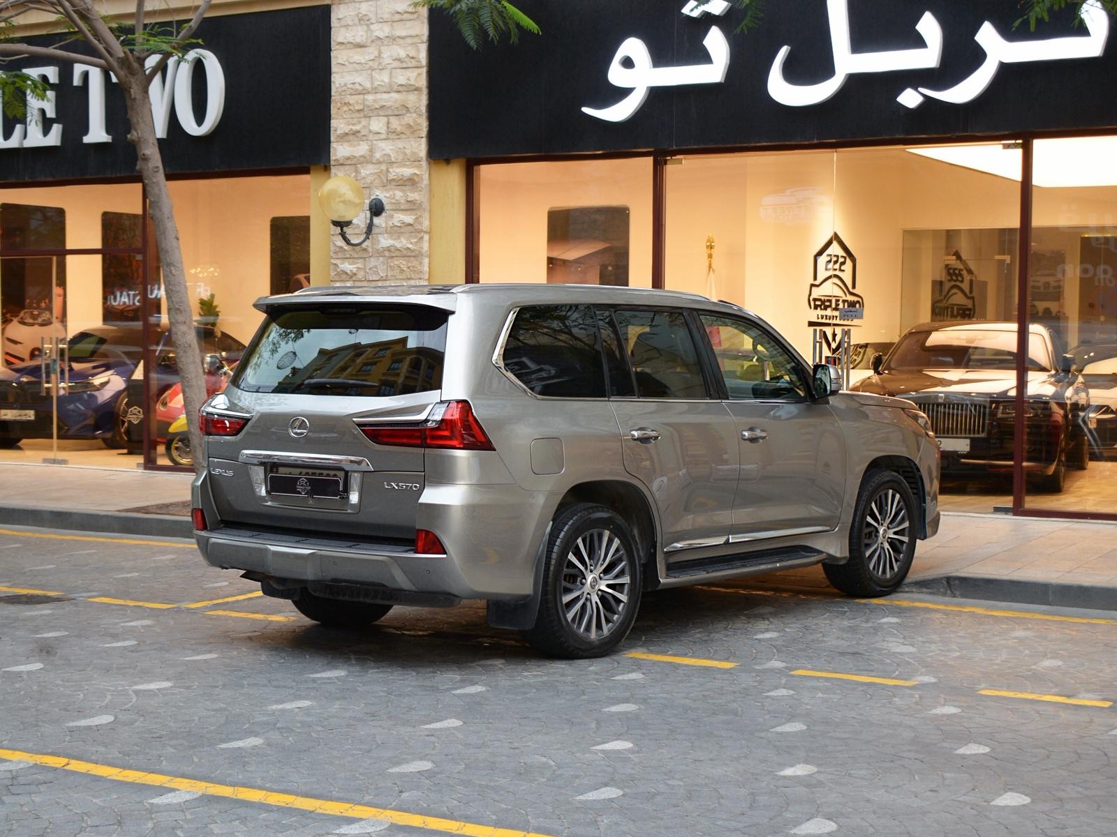 Lexus LX 570 S 2016 - Image 3