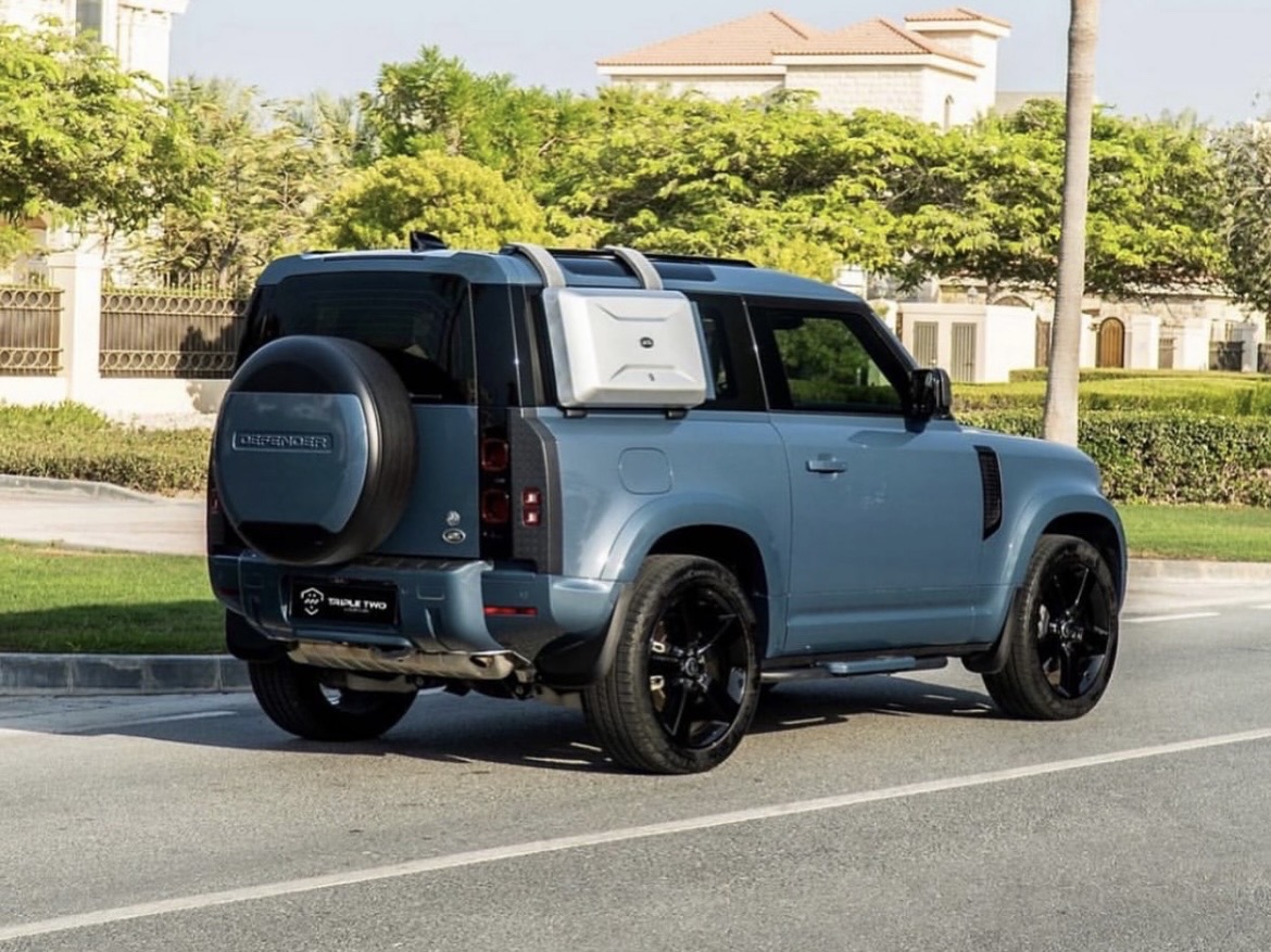 Land Rover Defender 90 HSE - Image 2