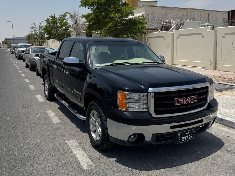 GMC Sierra 1500 2011 - Image 2