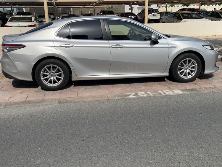Toyota Camry HYBRID 2020
