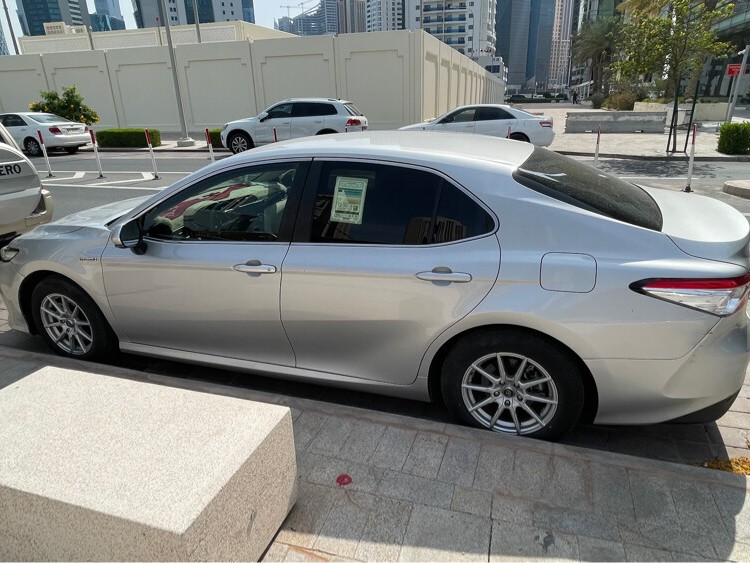 Toyota Camry HYBRID 2020 - Image 4