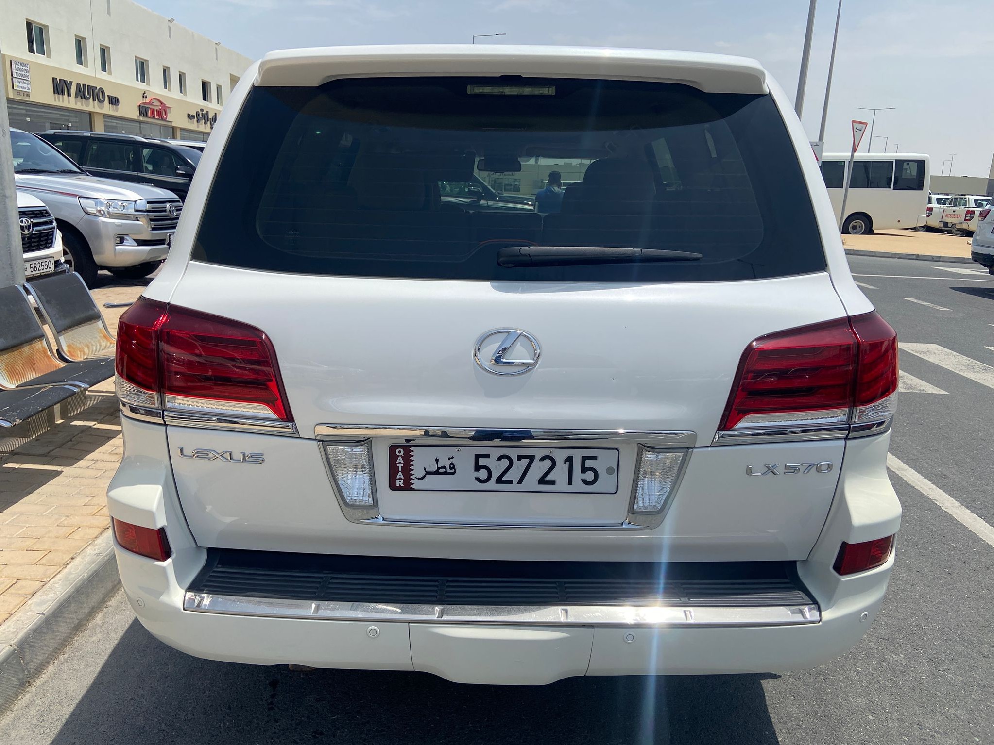 Lexus LX 570 2013 - Image 4
