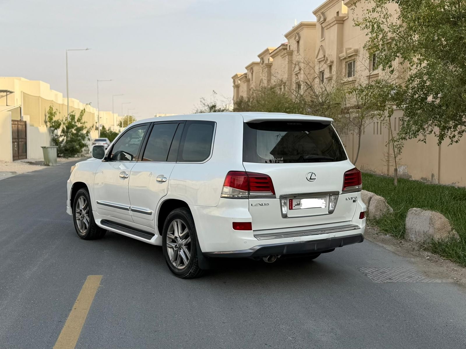 Lexus LX 570 S 2015 - Image 4