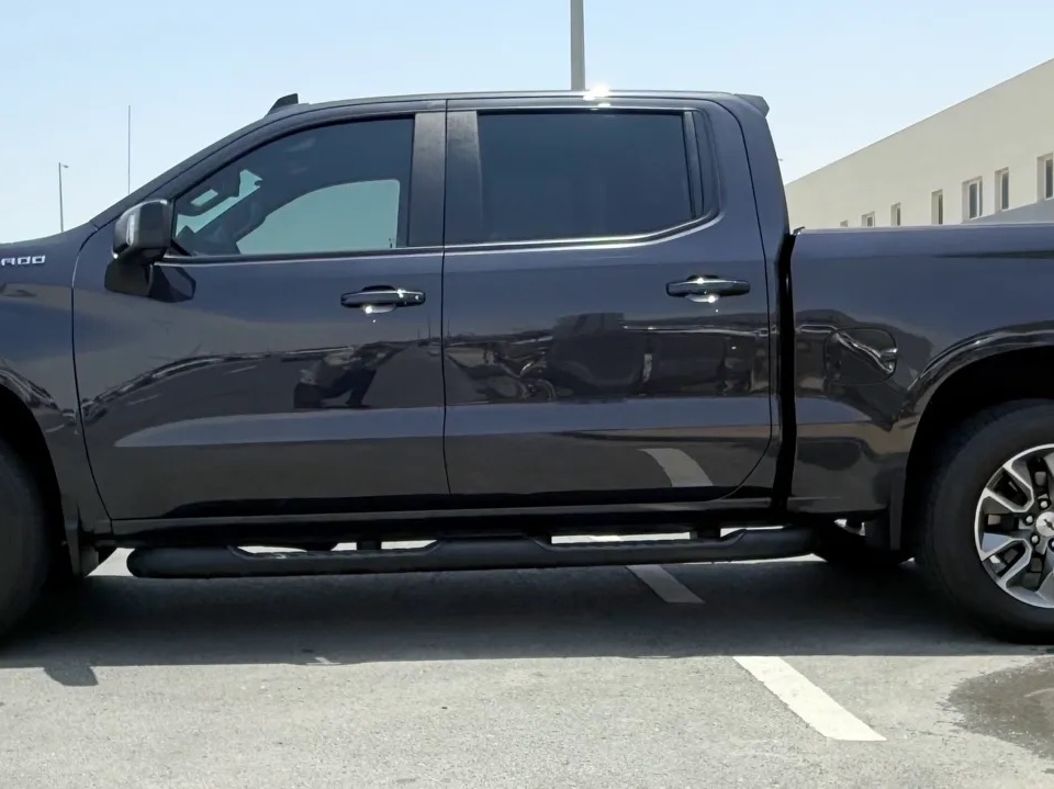 Chevrolet Silverado RST 2024 - Image 3