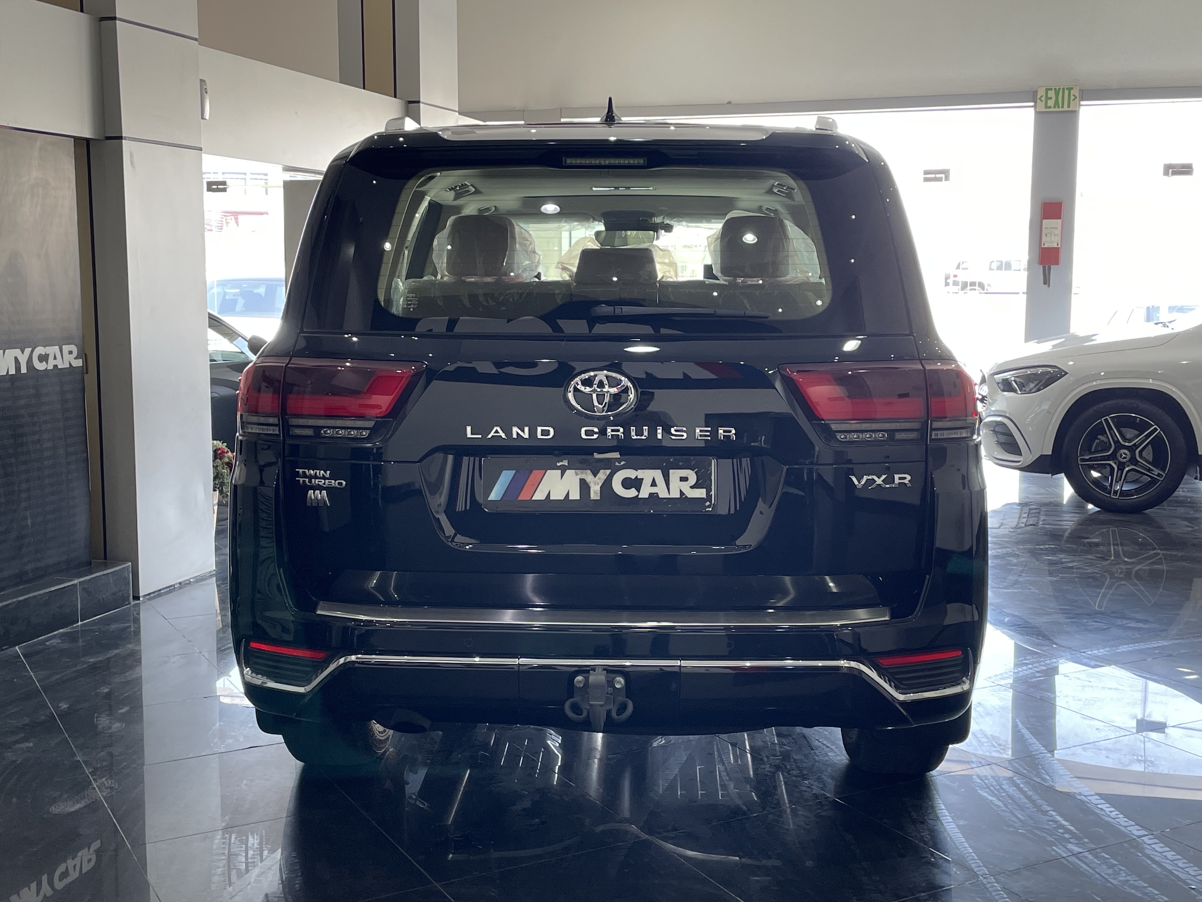 Toyota Land Cruiser VXR Twin Turbo - Image 4