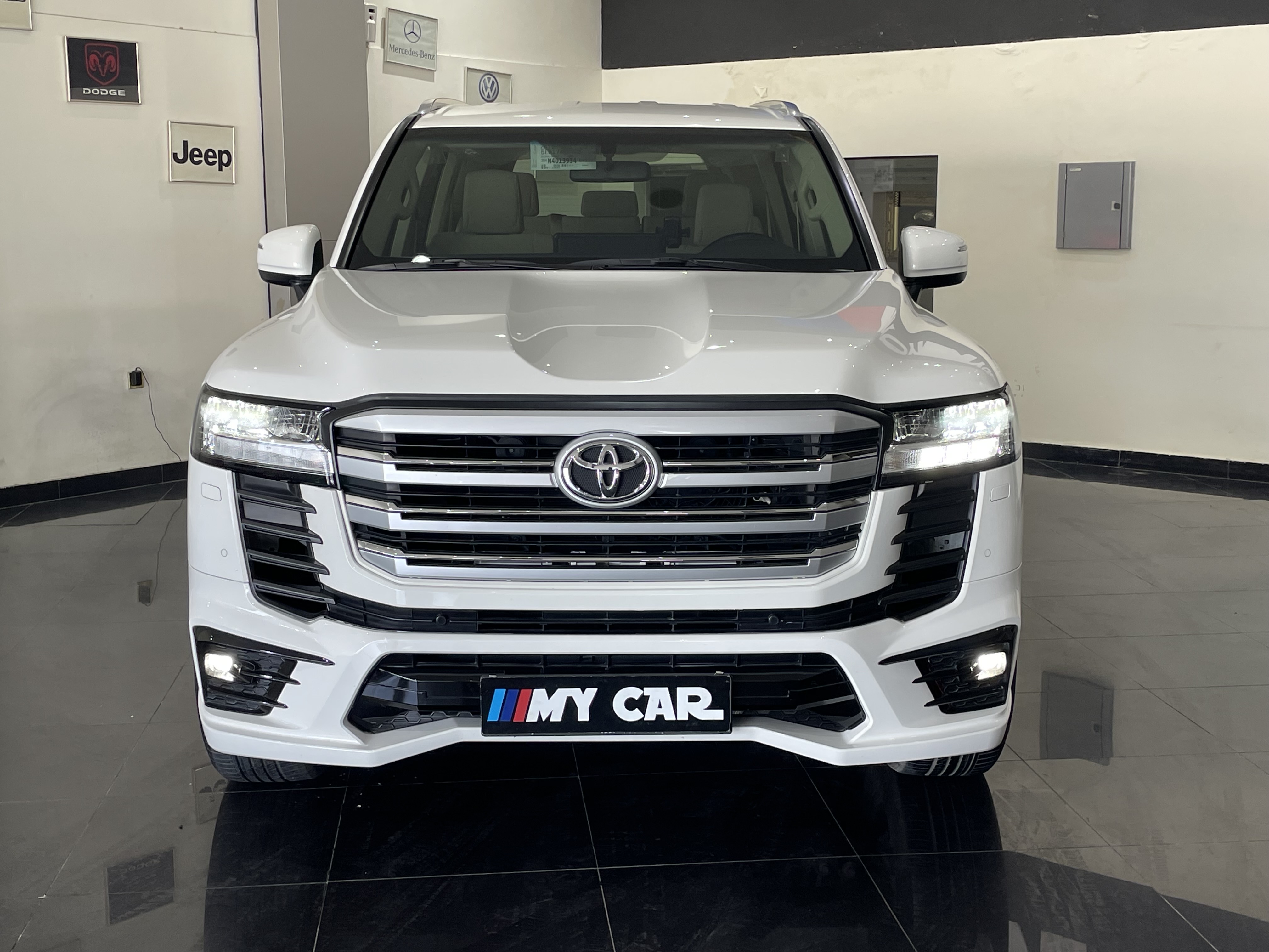 Toyota Land Cruiser GXR Twin Turbo - Image 2