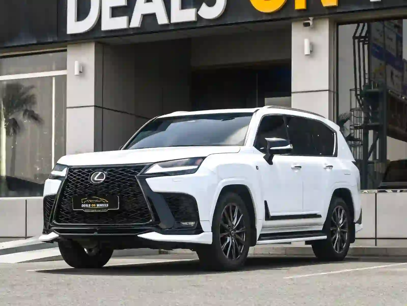Lexus LX 600  F-Sport 2025 - Image 1