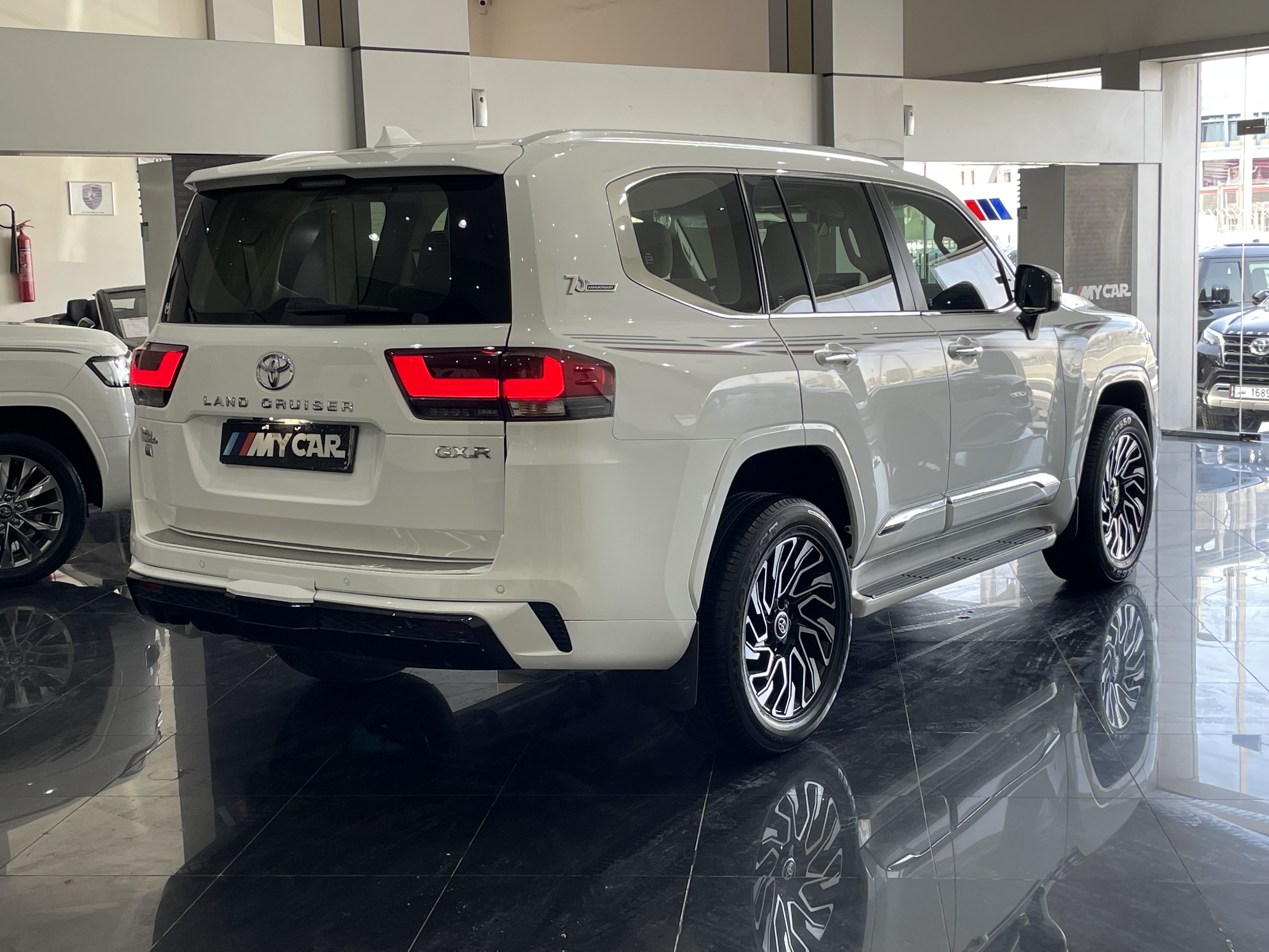 Toyota Land Cruiser GXR Twin Turbo - Image 3