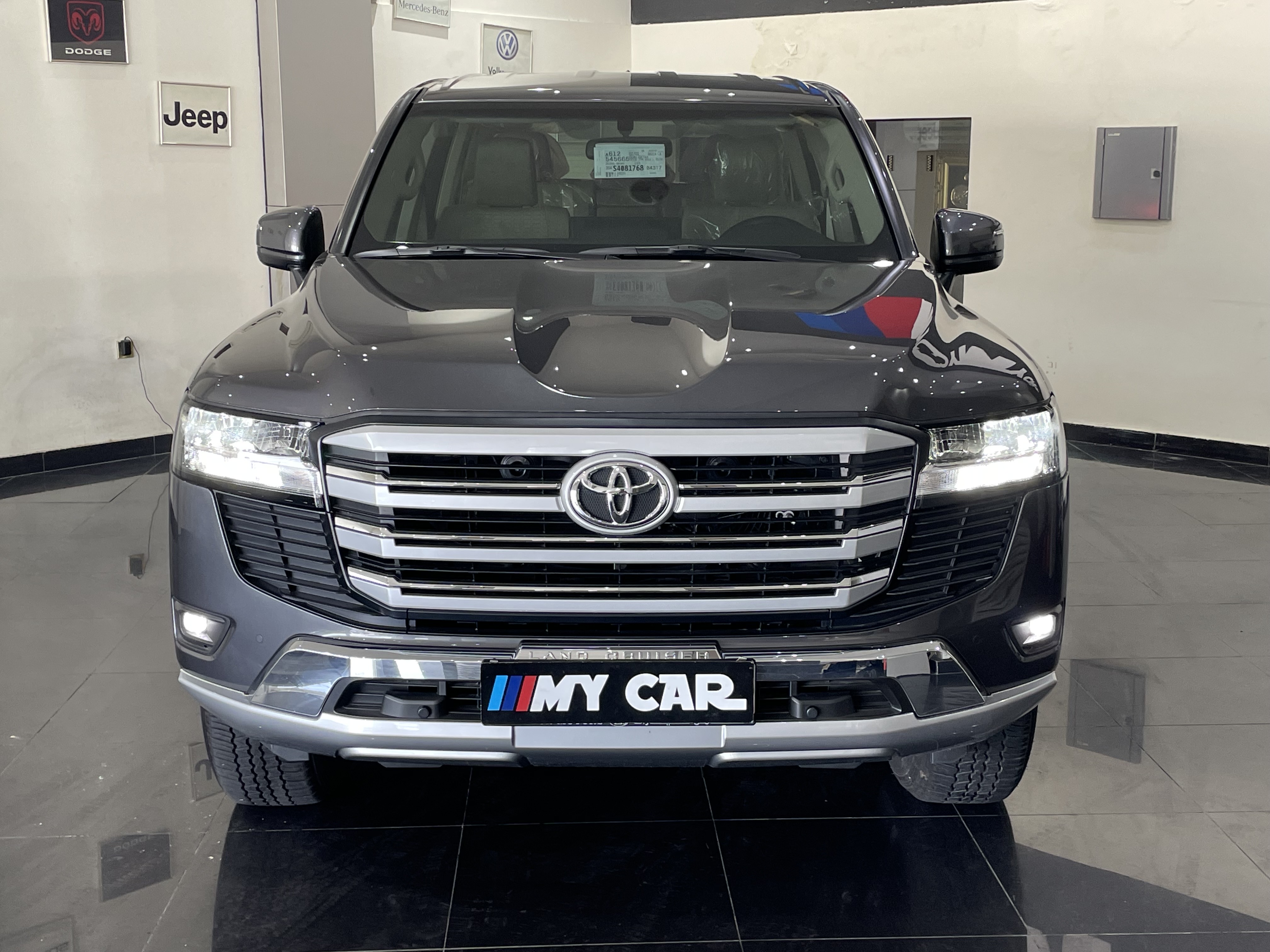 Toyota Land Cruiser GXR v6 - Image 2