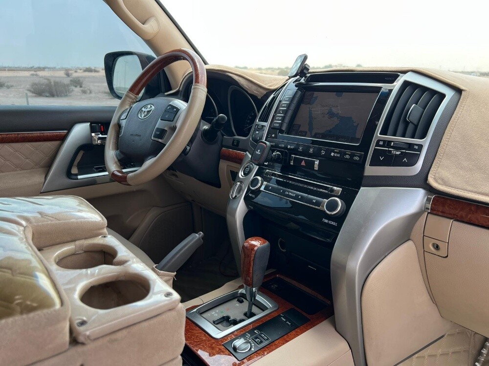 Toyota Land Cruiser VX.R 2013 — photo 10 for sale in Qatar