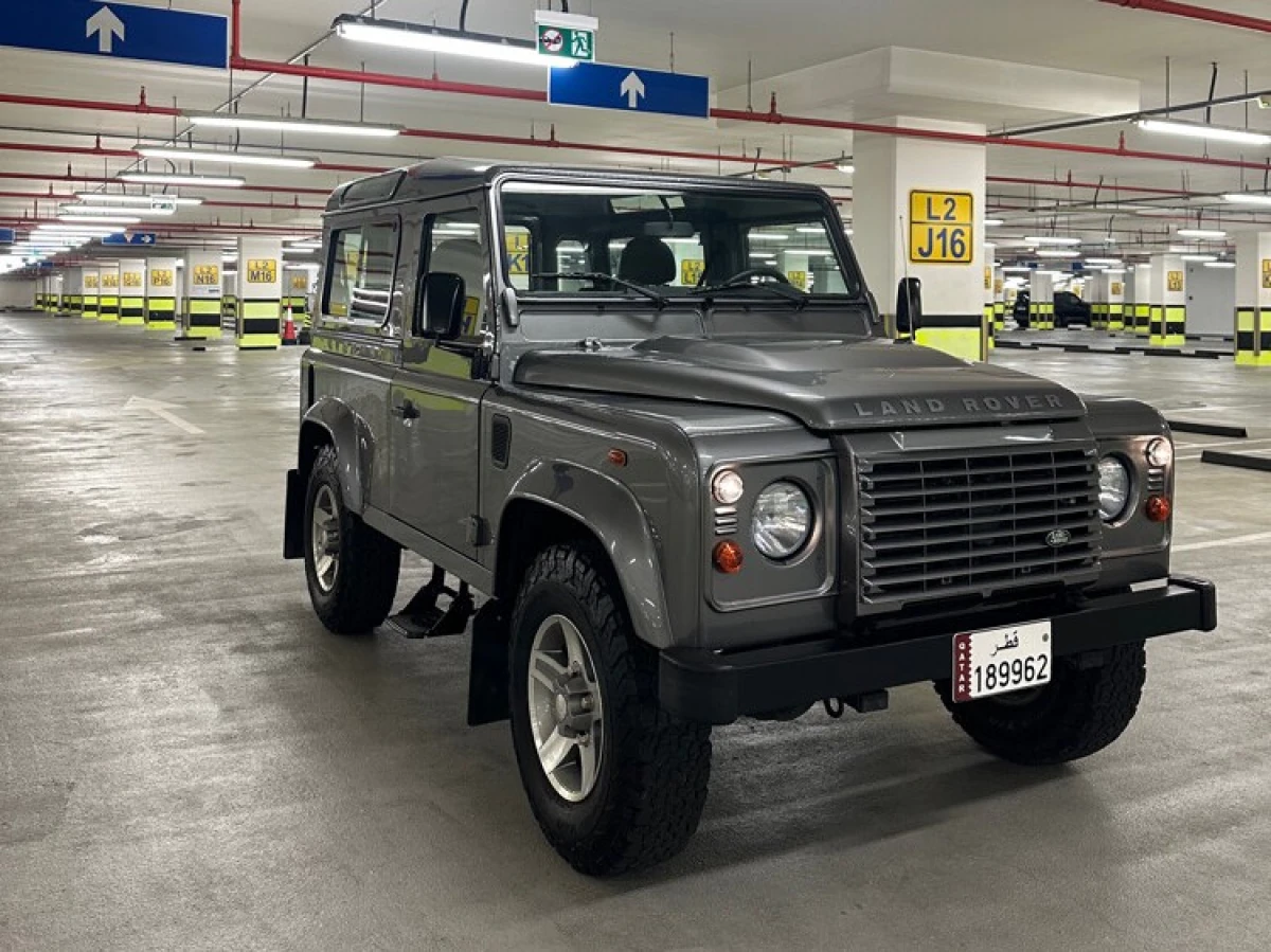 Land Rover Defender 90 2011