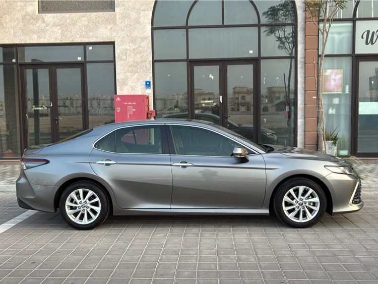 Toyota Camry GLE 2024 - Image 2