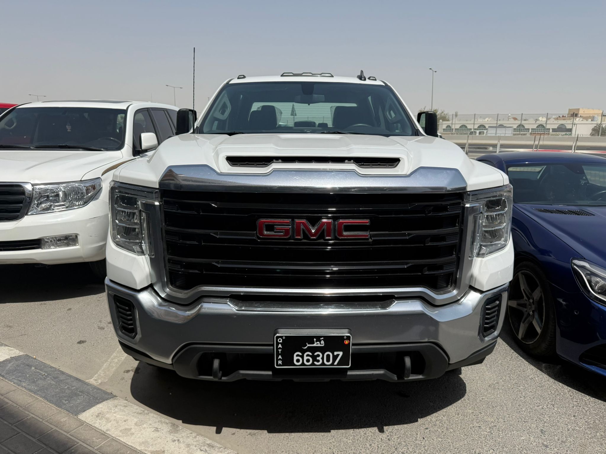 GMC Sierra 2500 HD 2023 - Image 2