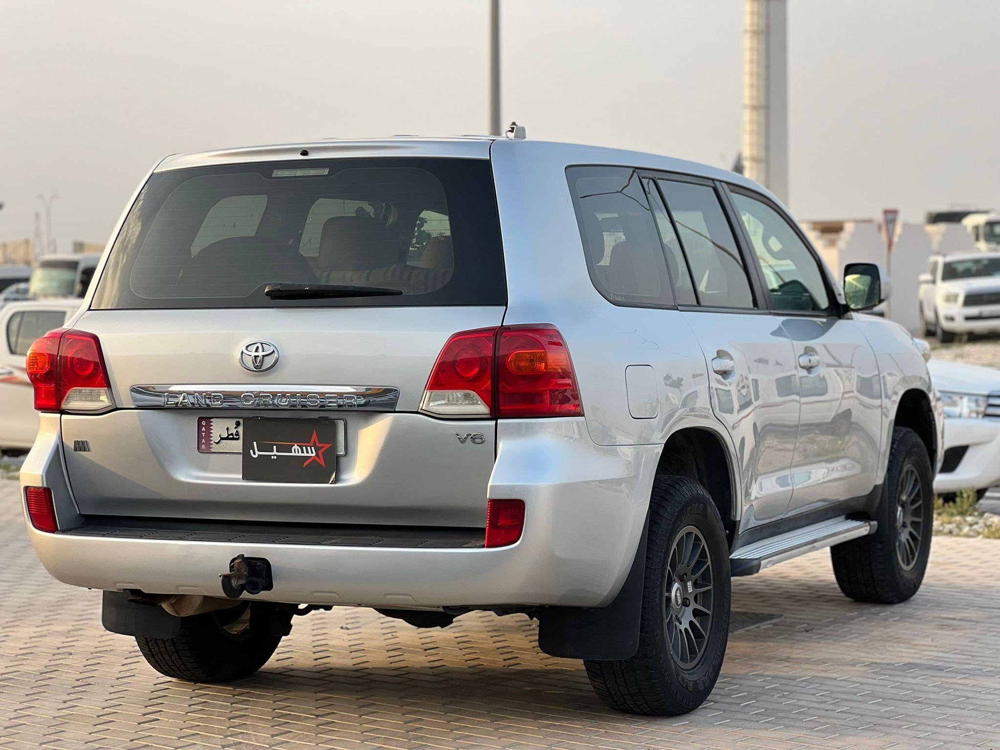 Toyota LX  2013 - Image 2