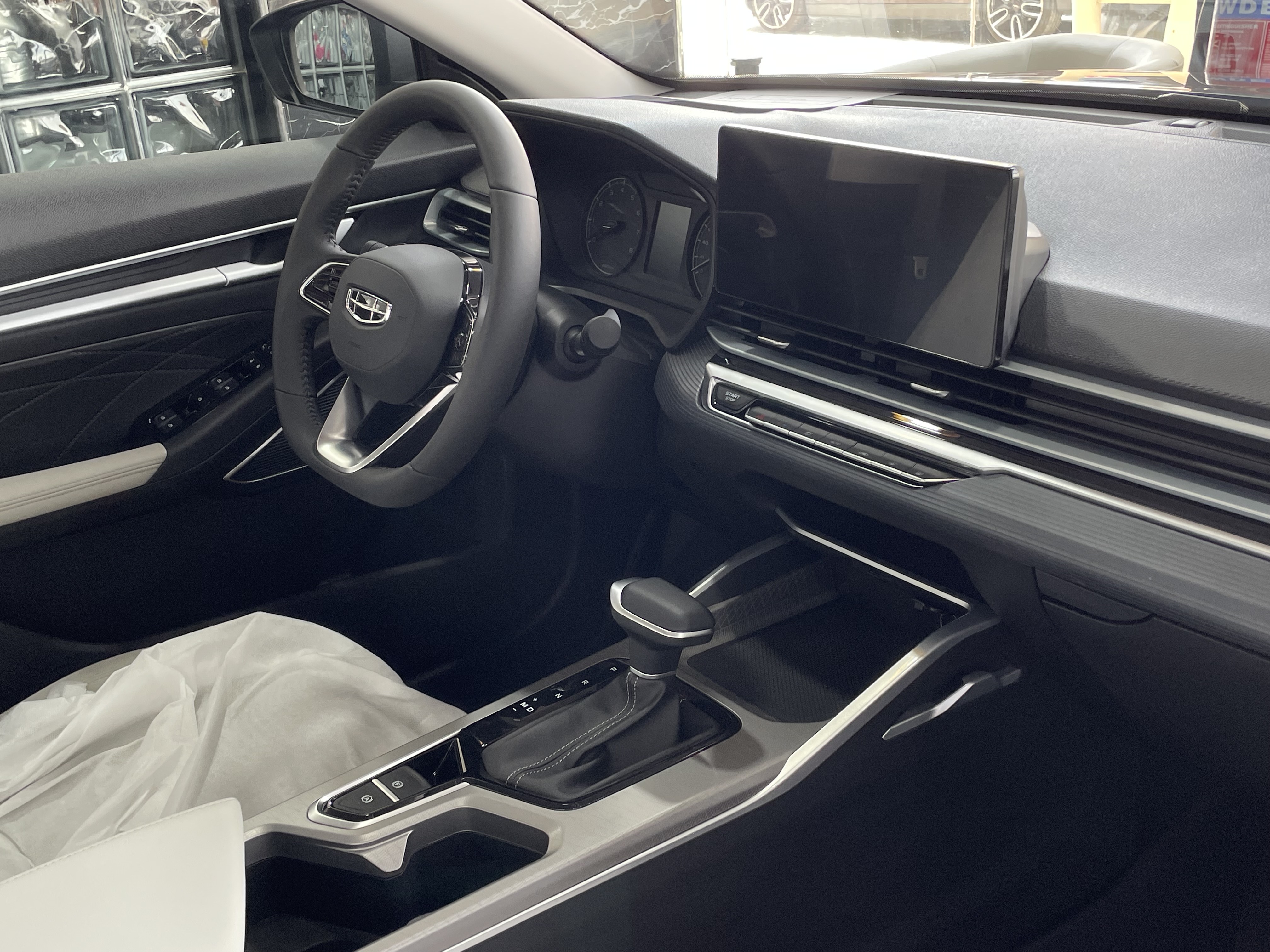Geely  Emgrand - Image 3