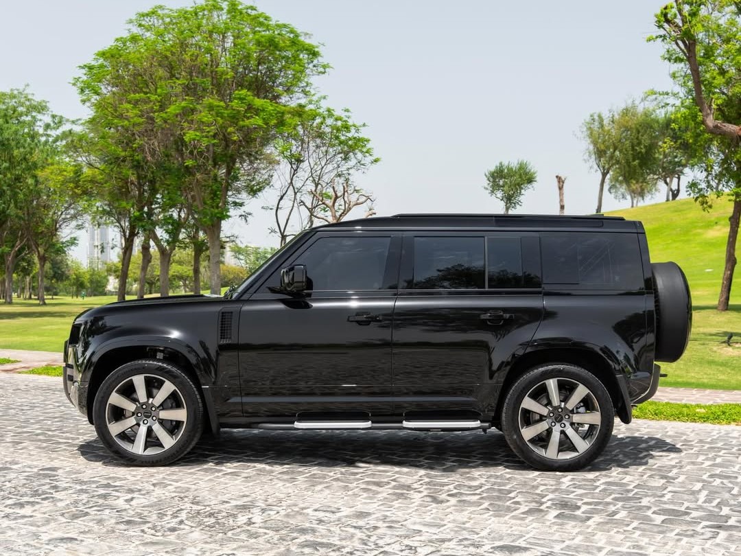 Land Rover Defender 110 3.0i6 X-Dynamic HSE 2026 - Image 3