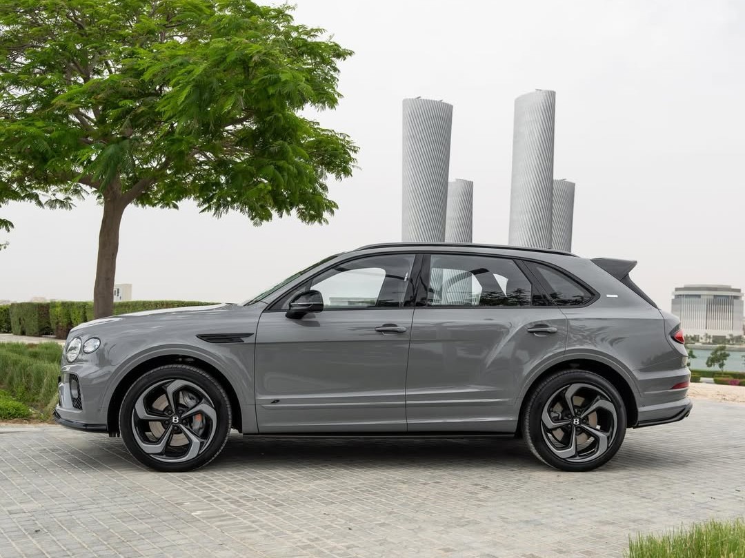 Bentley Bentayga .S 2022 - Image 2