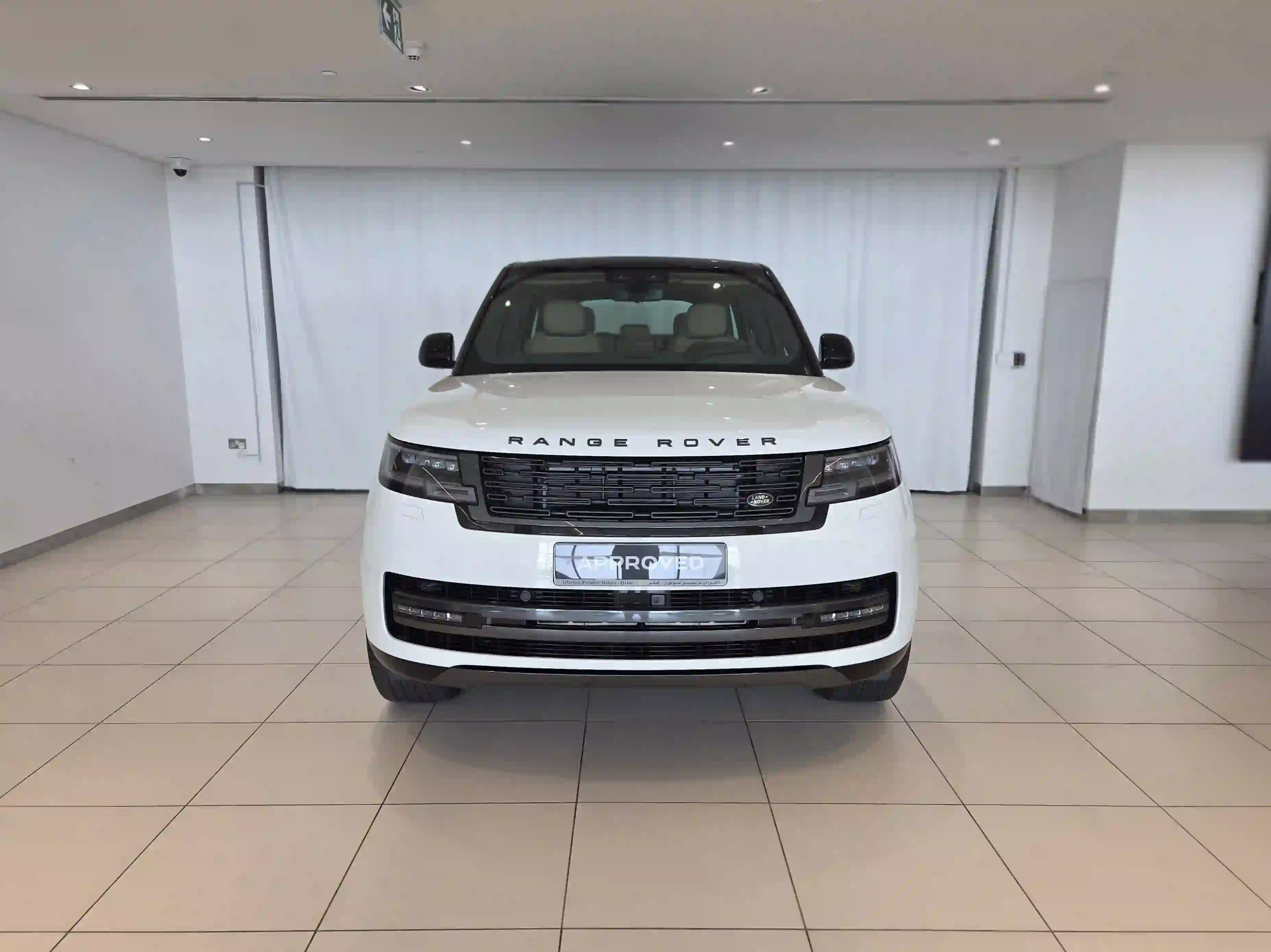 Land Rover Range Rover 4.4 V8 HSE 2025 - Image 3