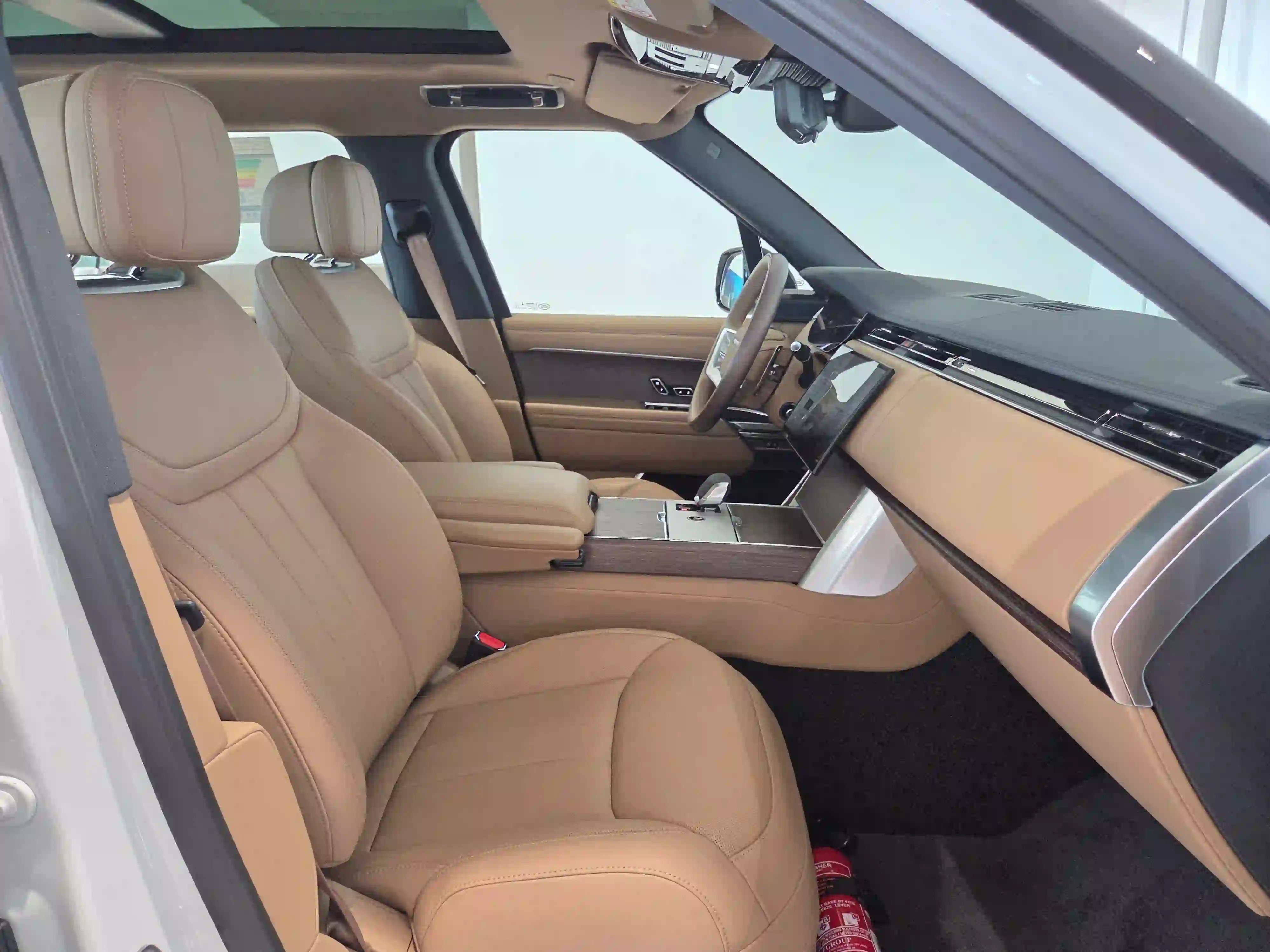 Land Rover Range Rover 4.4 V8 HSE 2025 — photo 10 for sale in Qatar