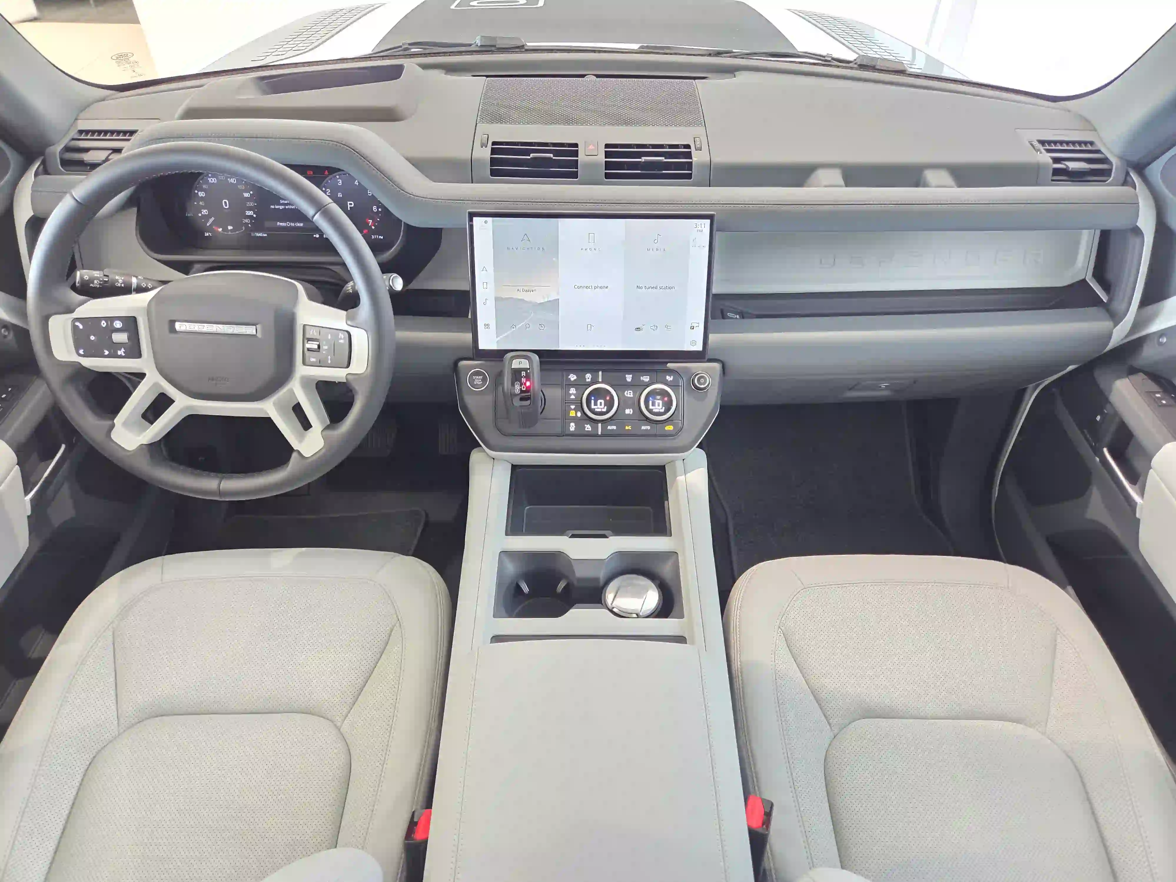 Land Rover Defender 110 3.0i6 X-Dynamic HSE 2026 — photo 12 for sale in Qatar