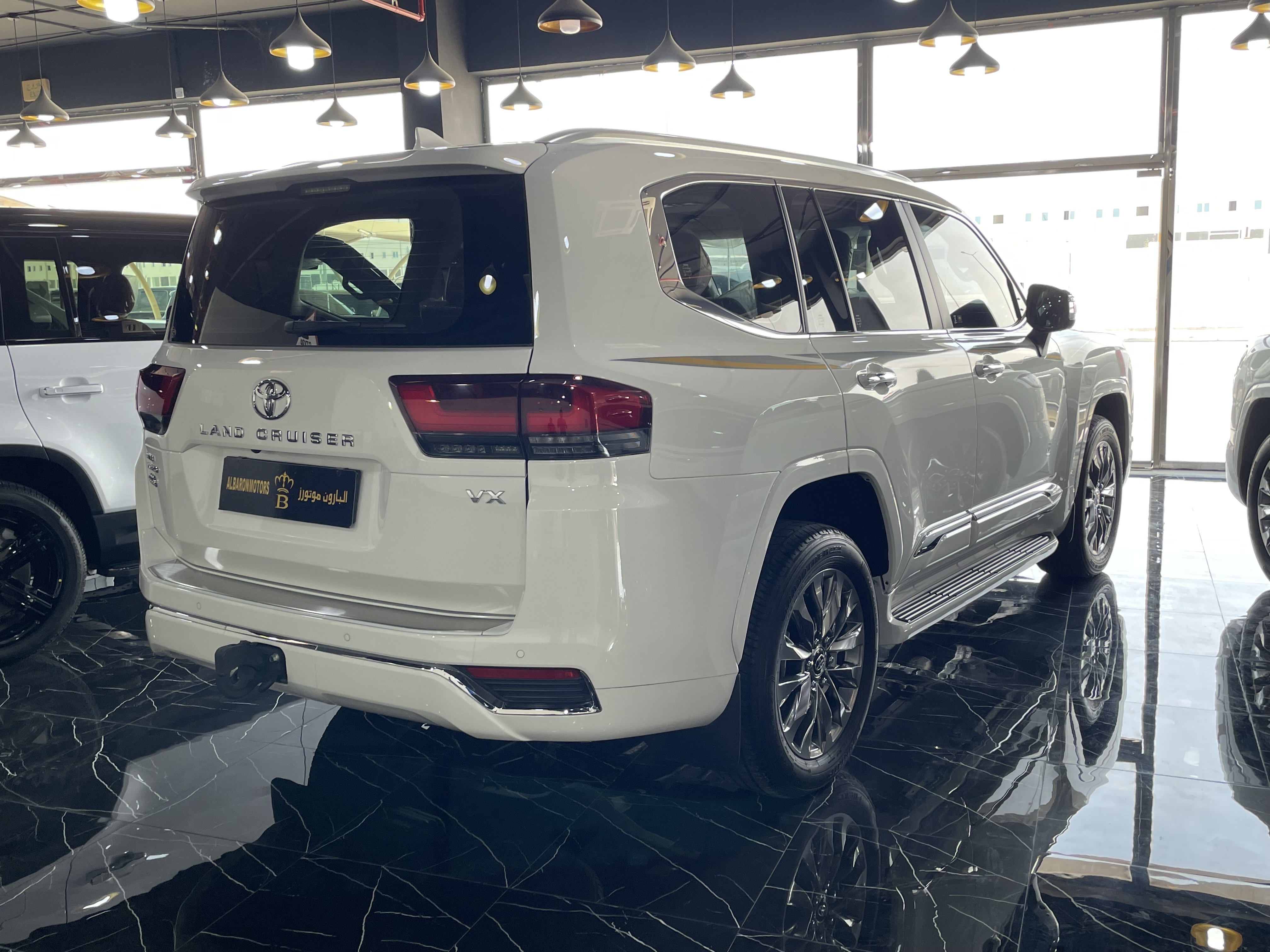 Toyota Land Cruiser VX - Image 2