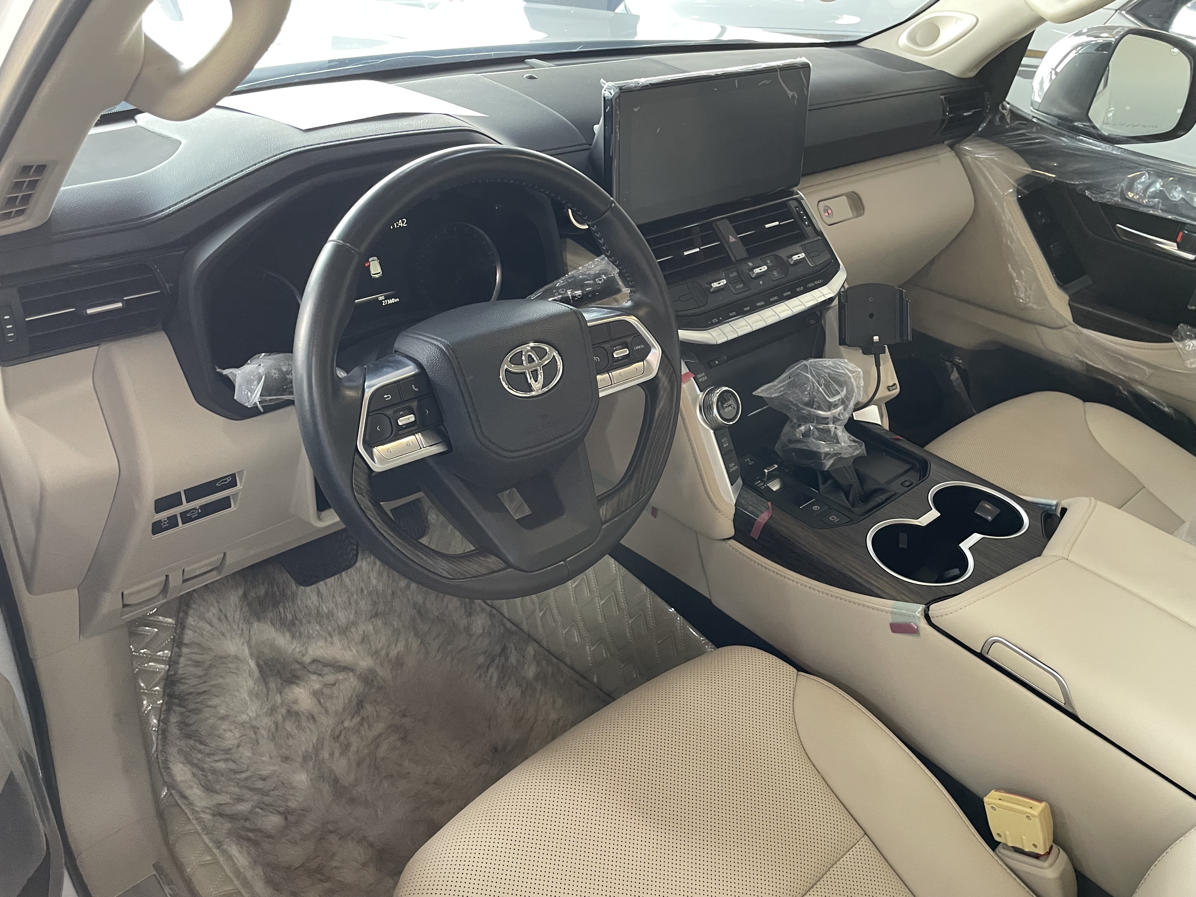 Toyota Land Cruiser VX - Image 3