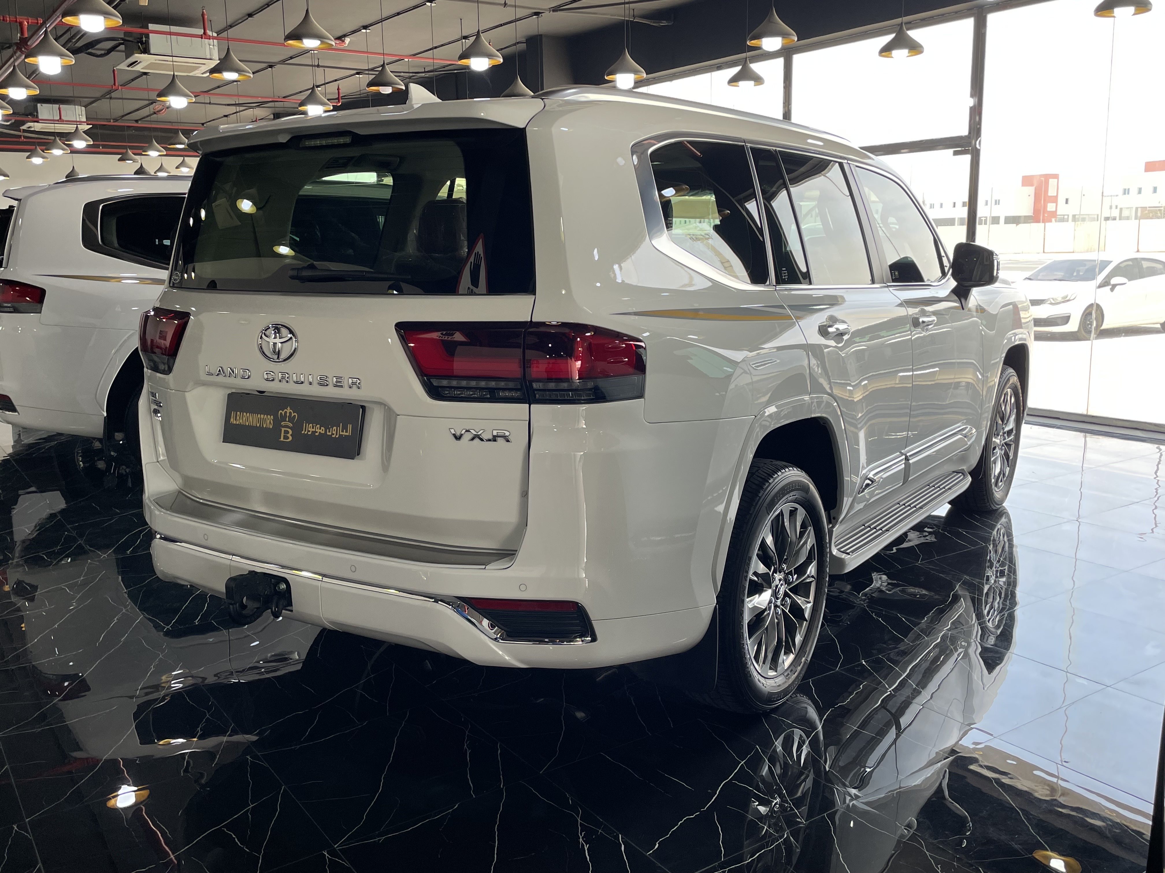 Toyota Land Cruiser VX.R - Image 2