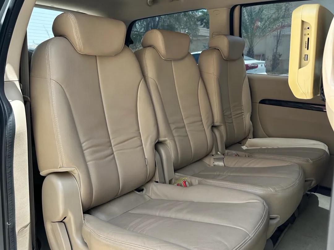 Kia Carnival 2013 - Image 4
