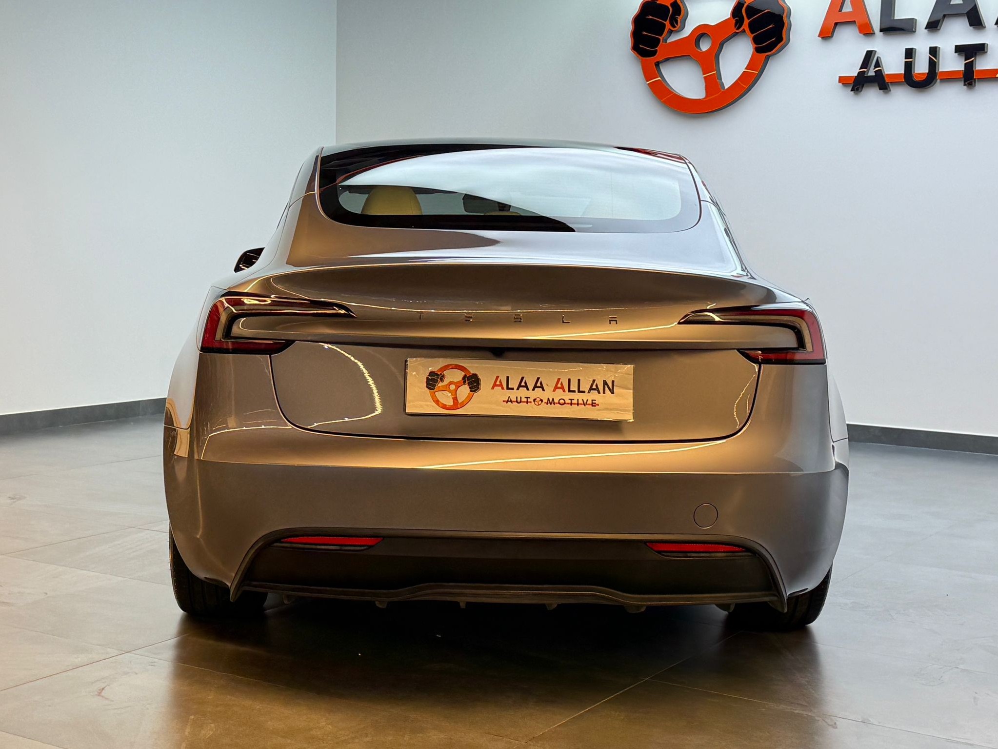 Tesla Model 3  Long Range 2025 - Image 3