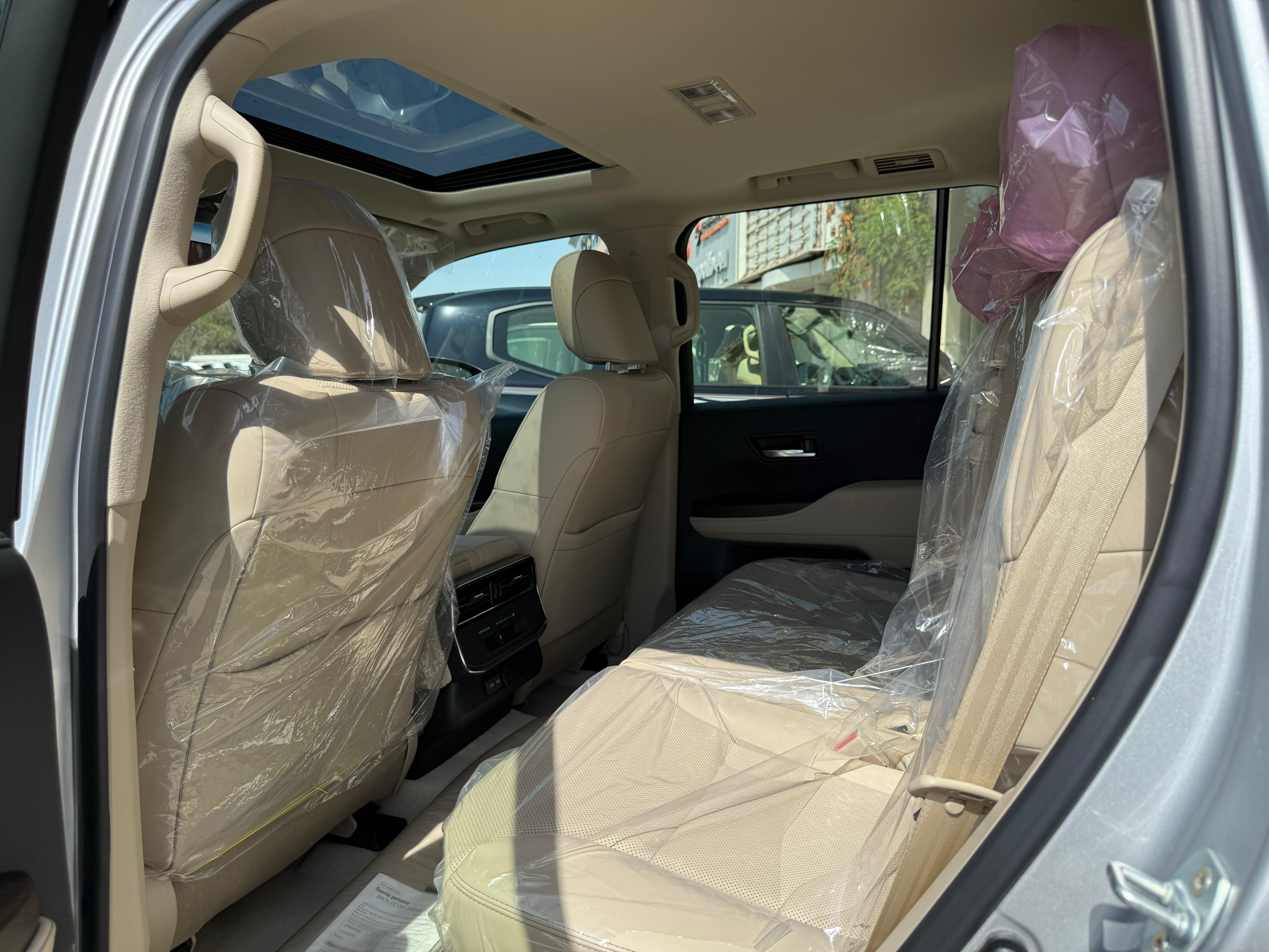 Toyota Land Cruiser VX - Image 4