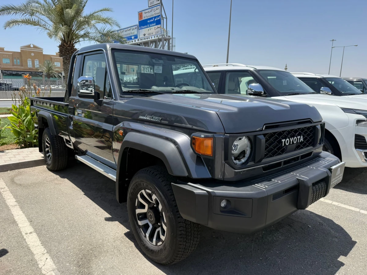 Toyota Land Cruiser LX 2025