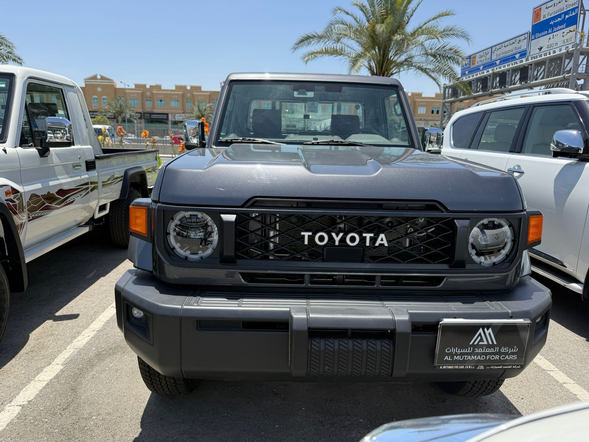 Toyota Land Cruiser LX 2025 - Image 2