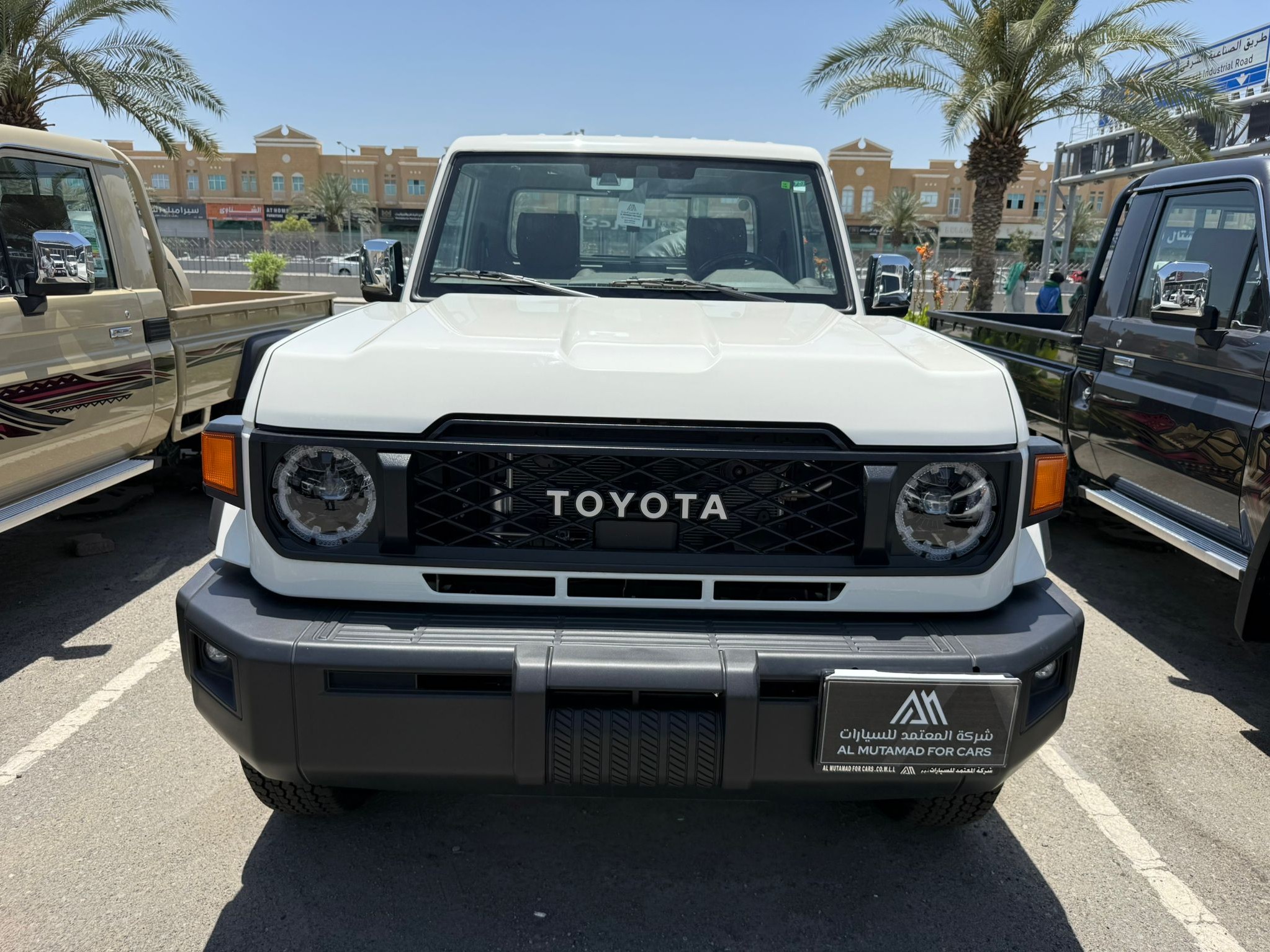 Toyota Land Cruiser LX 2025 - Image 2