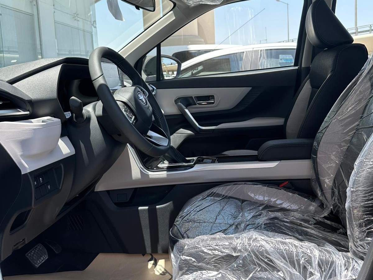 Toyota veloz 2025 - Image 3