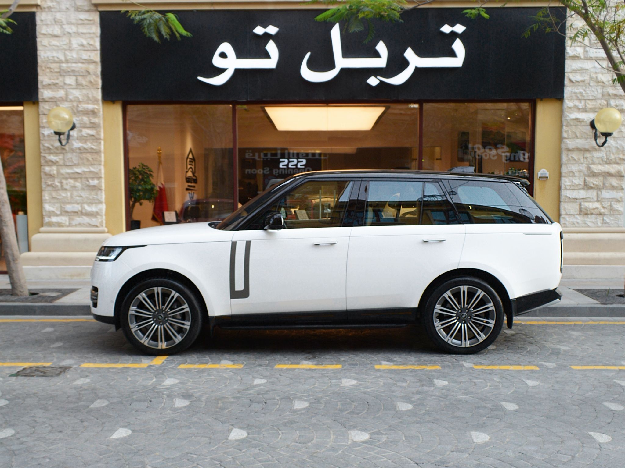 Land Rover Range Rover Vogue 2023 - Image 2