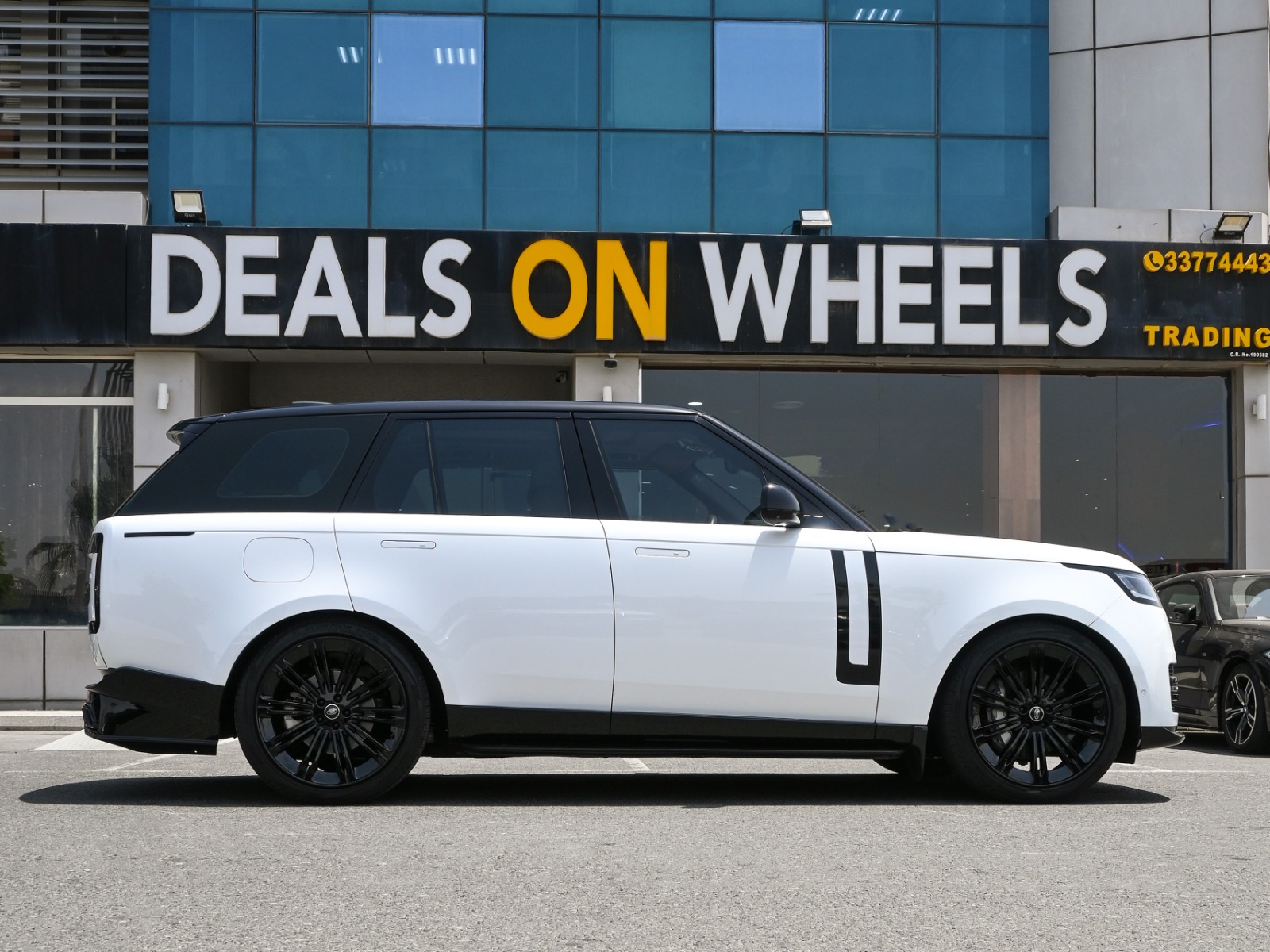 Land Rover Range Rover Vogue SE 2023 - Image 4