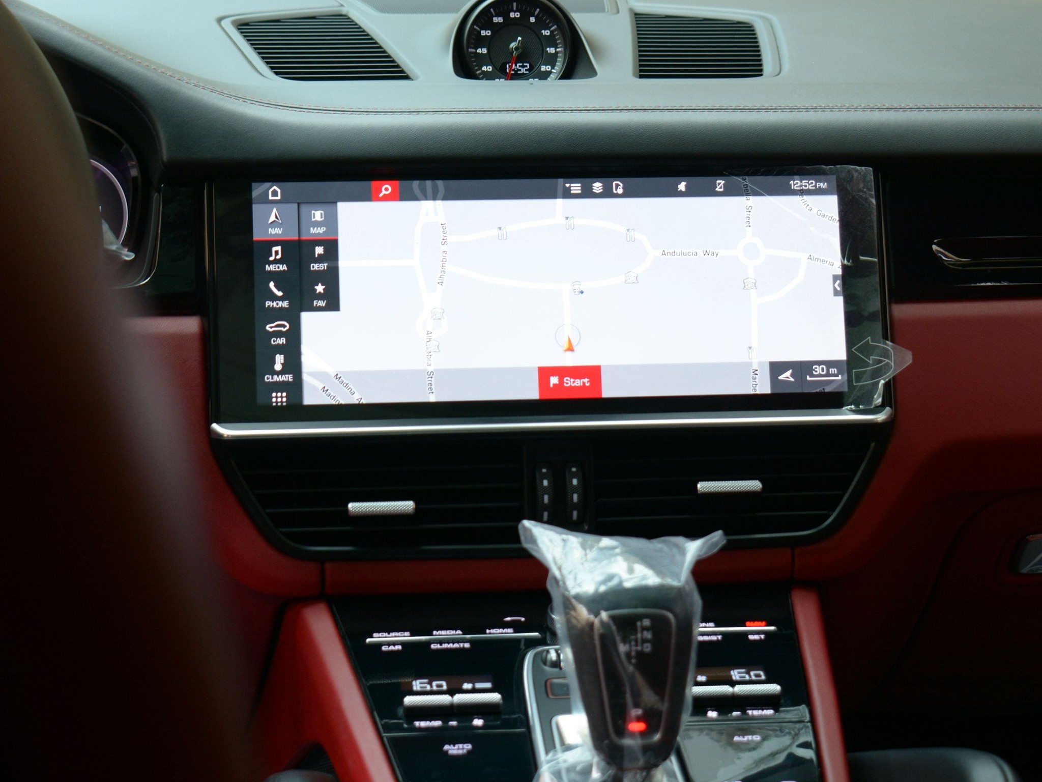 Porsche Cayenne 2021 - Image 3