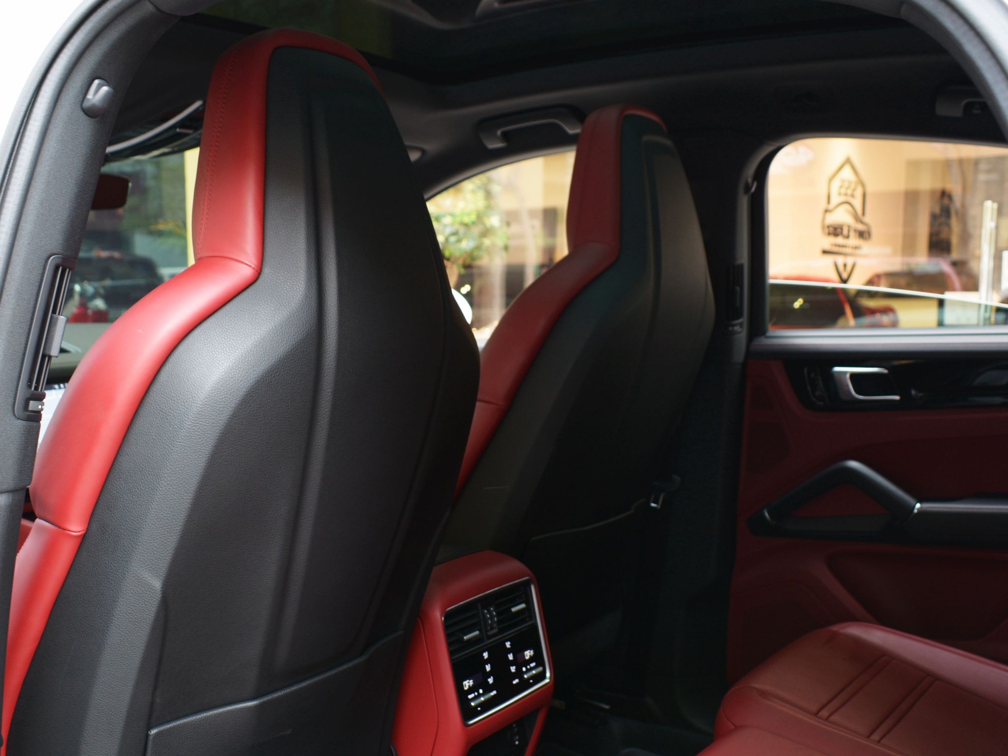 Porsche Cayenne 2021 - Image 4