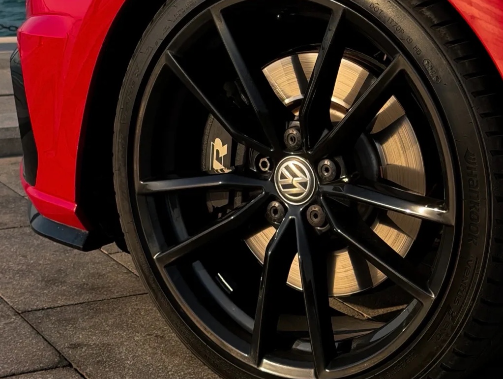 Volkswagen Golf R  2019 - Image 3