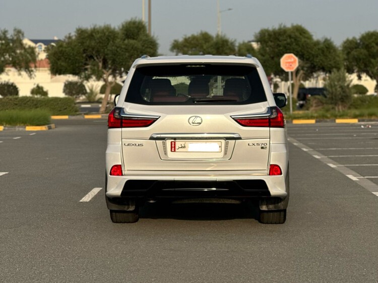 Lexus LX 600 2018 - Image 2